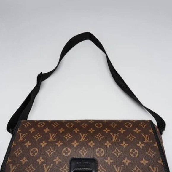Louis Vuitton Monogram Canvas Archy GM Messenger Bag - Picture 9 of 12